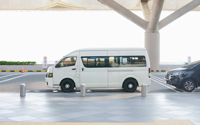 7-Seaters, Minivans & Guest Shuttles